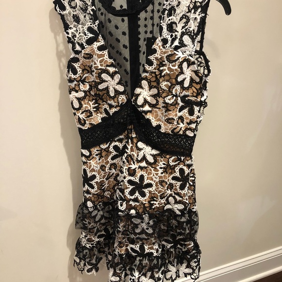 Romeo And Juliet black lace sheath - Picture 3 of 4